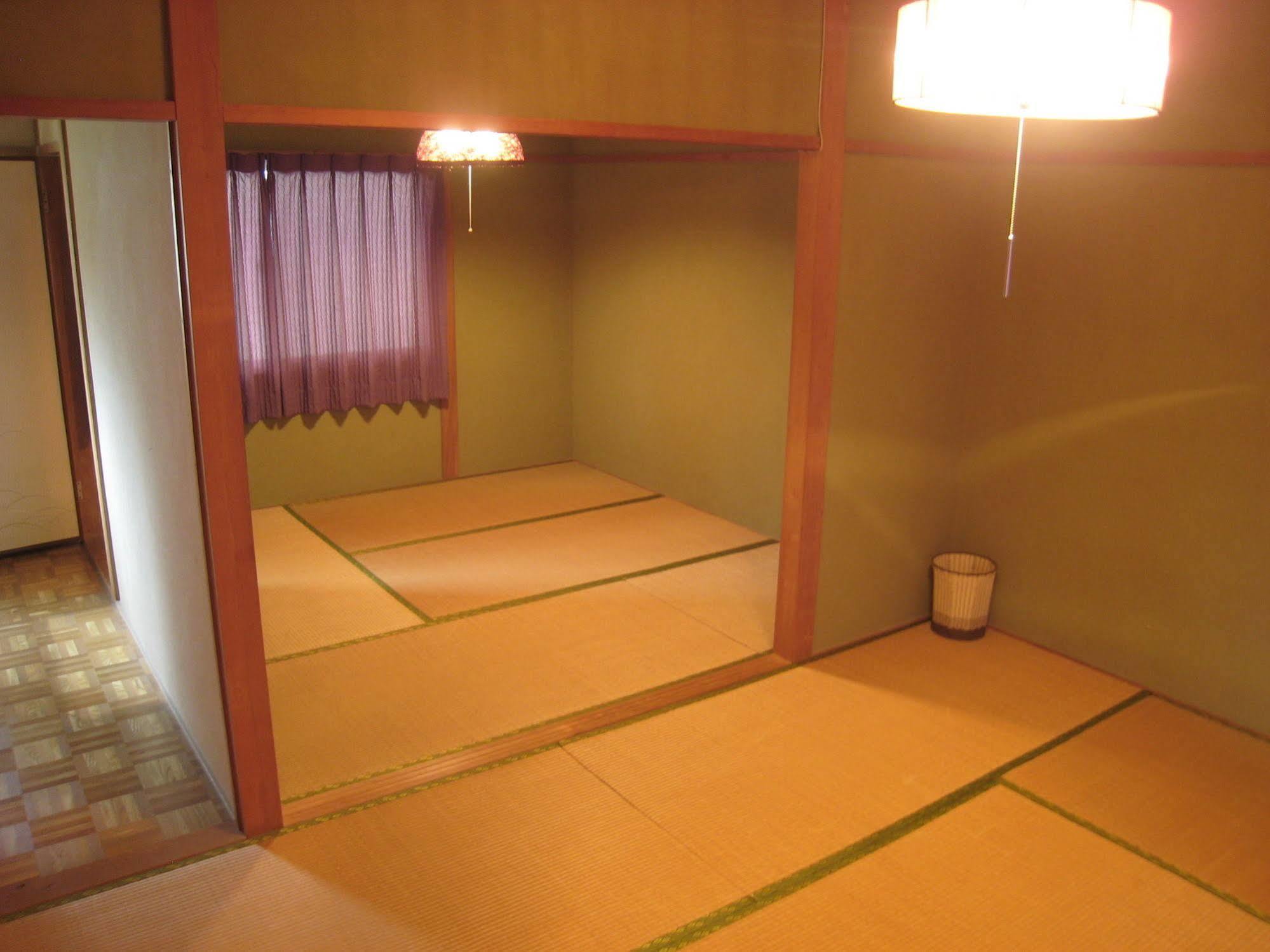 ホステル 長崎かがみや *